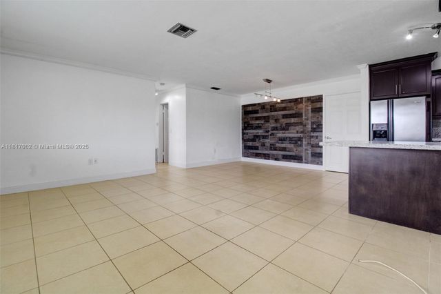 1160 NW 79th Ter, Pembroke Pines, FL 33024