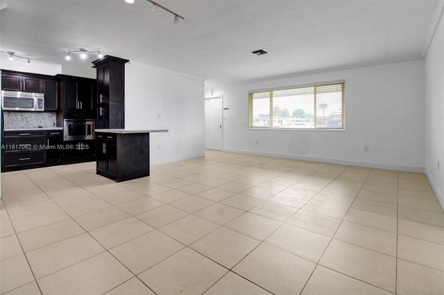 1160 NW 79th Ter, Pembroke Pines, FL 33024