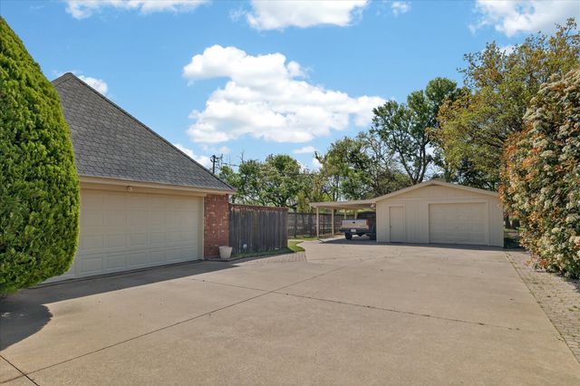 2303 Hillside Court, Southlake, TX 76092