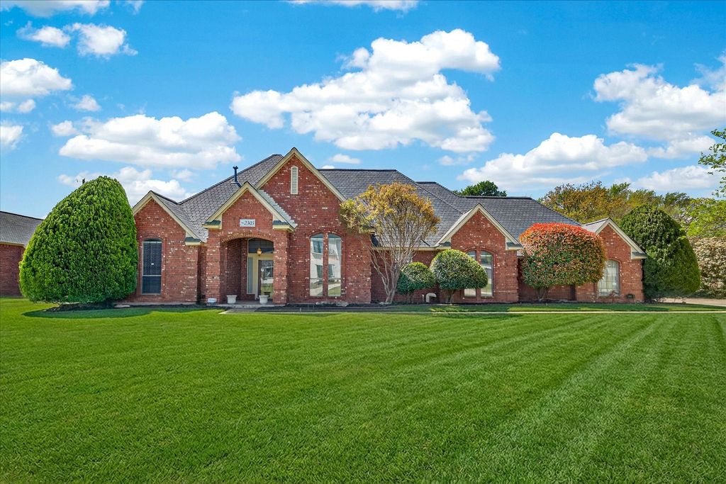 2303 Hillside Court, Southlake, TX 76092