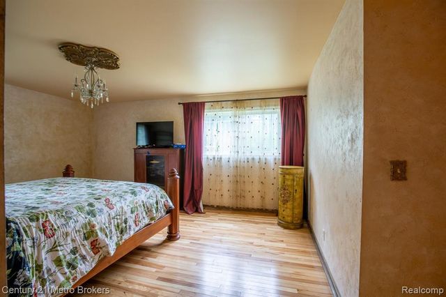 5262 Conifer Drive, Columbiaville, MI 48421