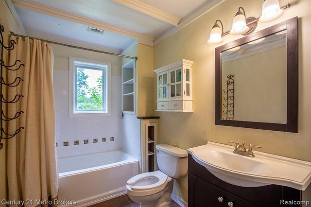 5262 Conifer Drive, Columbiaville, MI 48421