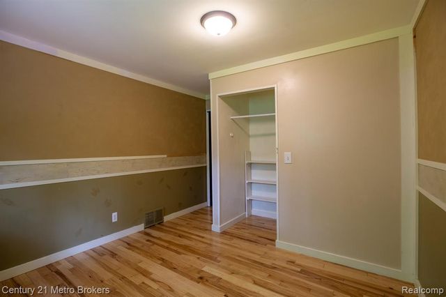 5262 Conifer Drive, Columbiaville, MI 48421