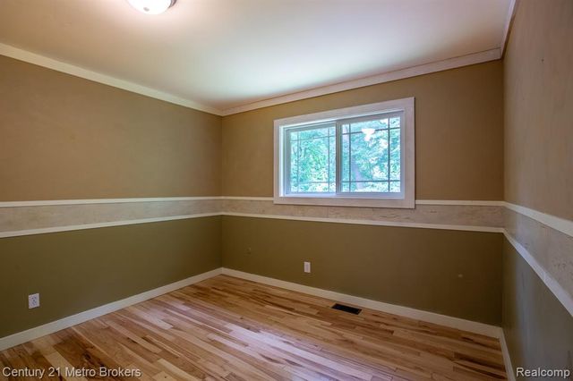 5262 Conifer Drive, Columbiaville, MI 48421
