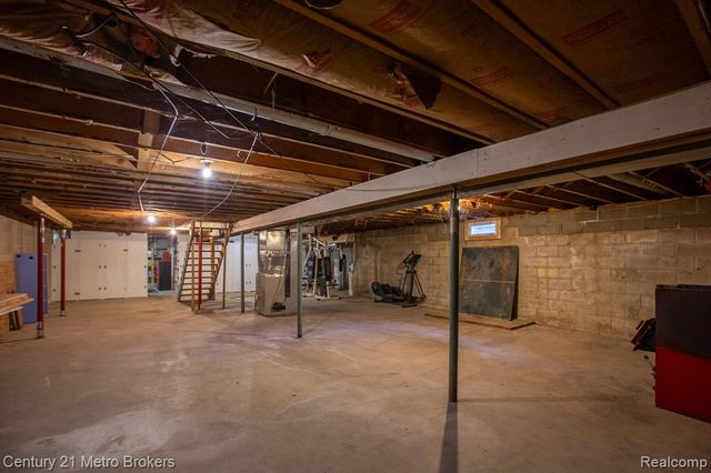 5262 Conifer Drive, Columbiaville, MI 48421