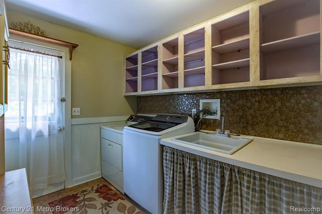 5262 Conifer Drive, Columbiaville, MI 48421