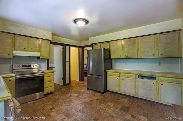 5262 Conifer Drive, Columbiaville, MI 48421