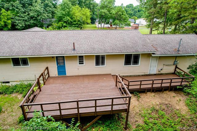 5262 Conifer Drive, Columbiaville, MI 48421