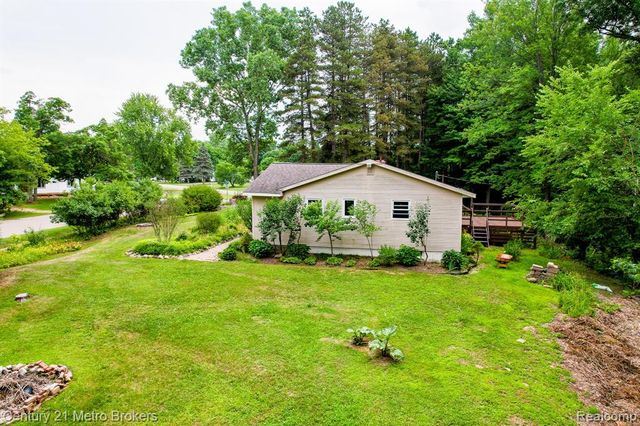 5262 Conifer Drive, Columbiaville, MI 48421
