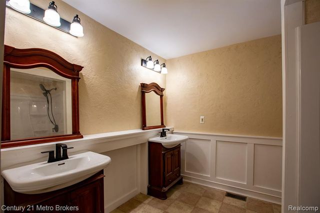 5262 Conifer Drive, Columbiaville, MI 48421