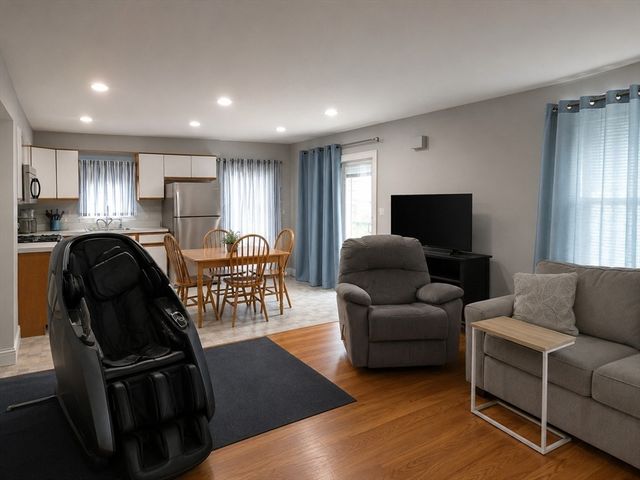 11 Gardner 4, Salem, MA 01970