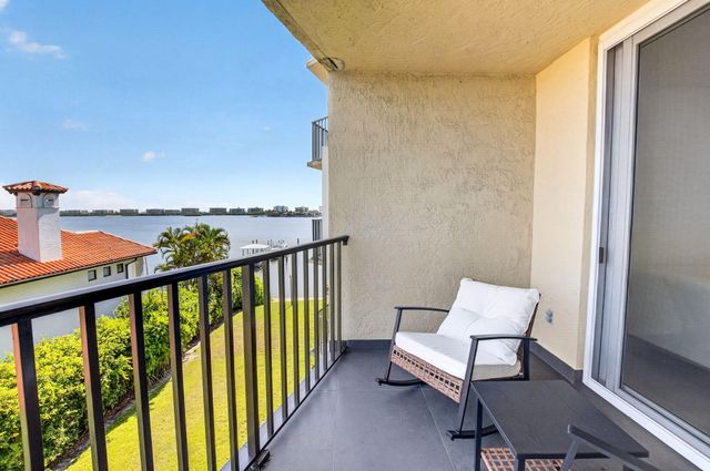 896 N FEDERAL Highway 421, Lantana, FL 33462
