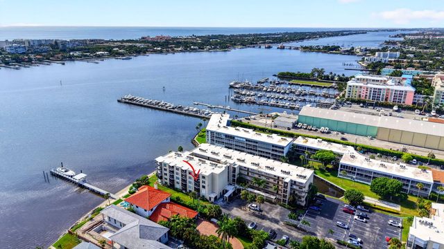 896 N FEDERAL Highway 421, Lantana, FL 33462