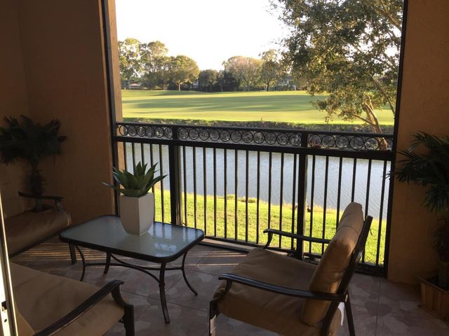 11720 SAINT ANDREWS Place 208, Wellington, FL 33414