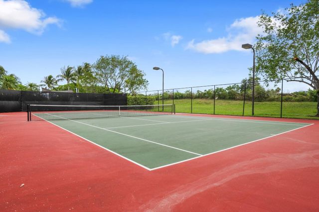11720 SAINT ANDREWS Place 208, Wellington, FL 33414