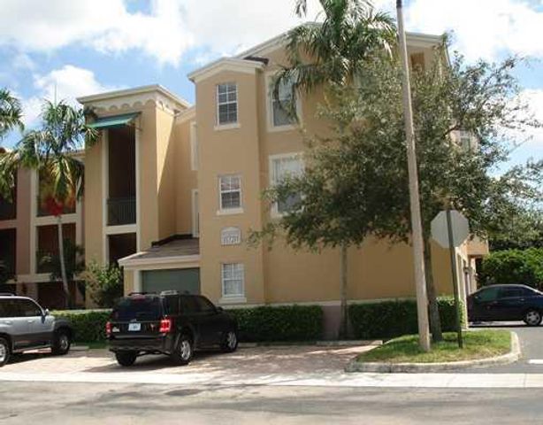 11720 SAINT ANDREWS Place 208, Wellington, FL 33414