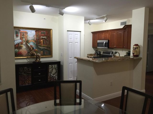 11720 SAINT ANDREWS Place 208, Wellington, FL 33414