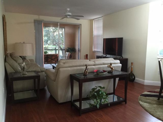 11720 SAINT ANDREWS Place 208, Wellington, FL 33414
