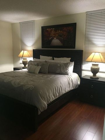 11720 SAINT ANDREWS Place 208, Wellington, FL 33414