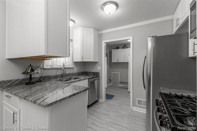 7120 Jackson Avenue, Taylor, MI 48180