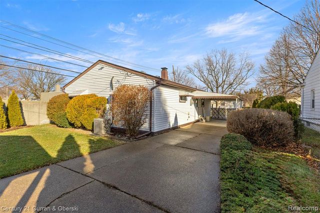 7120 Jackson Avenue, Taylor, MI 48180