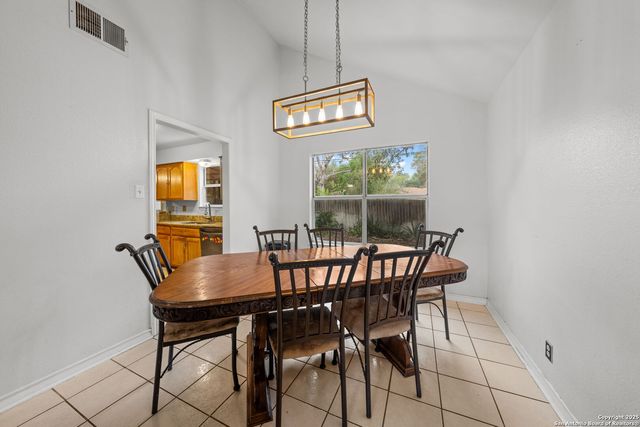 105 Golden Way, Universal City, TX 78028