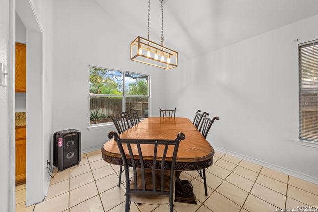 105 Golden Way, Universal City, TX 78028