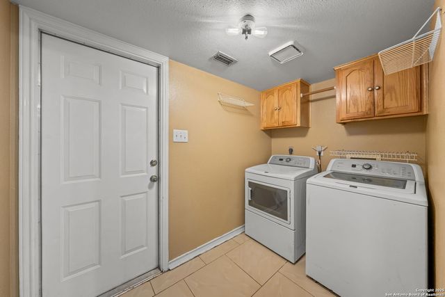 105 Golden Way, Universal City, TX 78028