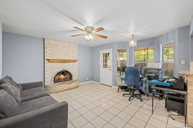 105 Golden Way, Universal City, TX 78028