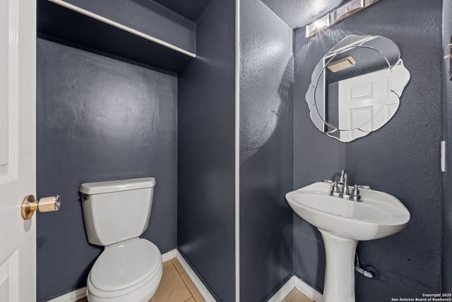 105 Golden Way, Universal City, TX 78028