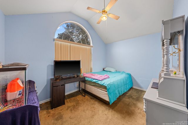 105 Golden Way, Universal City, TX 78028