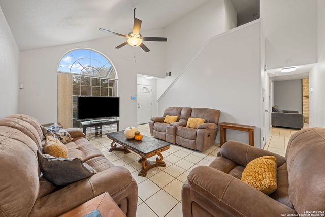 105 Golden Way, Universal City, TX 78028