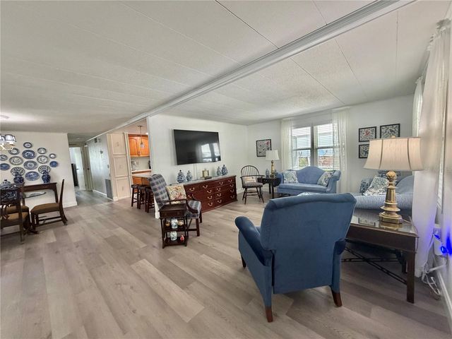 103 ROYAL PALM DRIVE, Leesburg, FL 34748