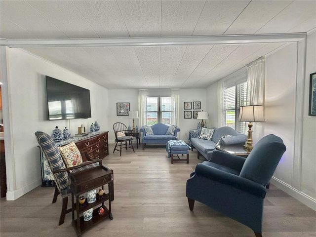 103 ROYAL PALM DRIVE, Leesburg, FL 34748