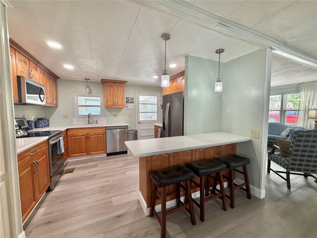 103 ROYAL PALM DRIVE, Leesburg, FL 34748