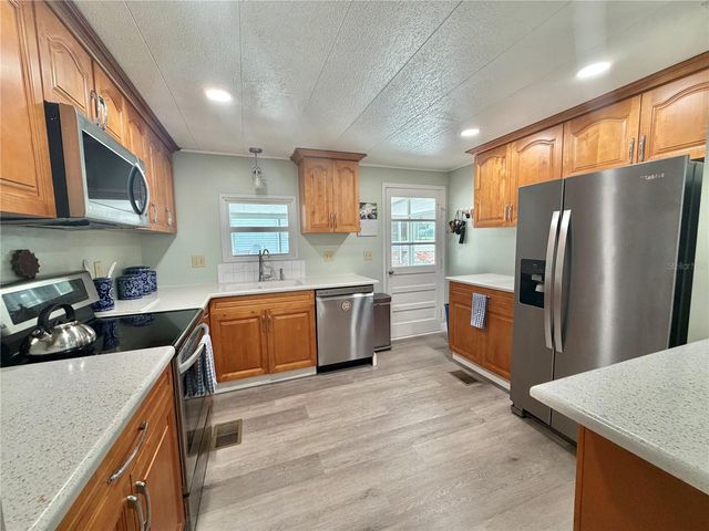 103 ROYAL PALM DRIVE, Leesburg, FL 34748