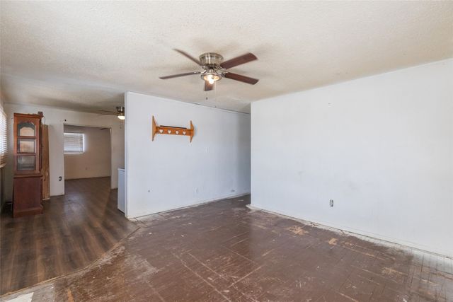 509 Scott Street, Tye, TX 79563