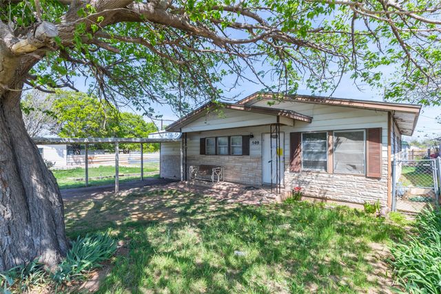 509 Scott Street, Tye, TX 79563