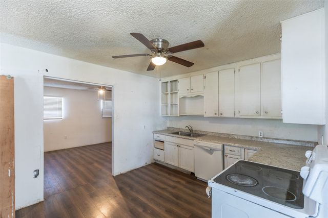 509 Scott Street, Tye, TX 79563