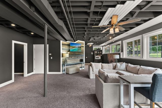 197 E Appaloosa Lane, Valparaiso, IN 46383