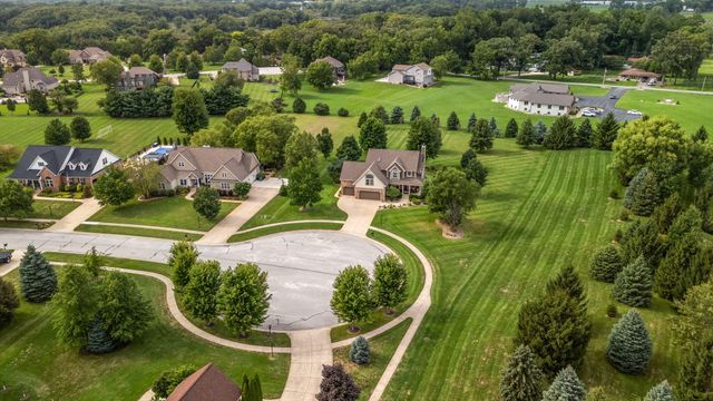 197 E Appaloosa Lane, Valparaiso, IN 46383