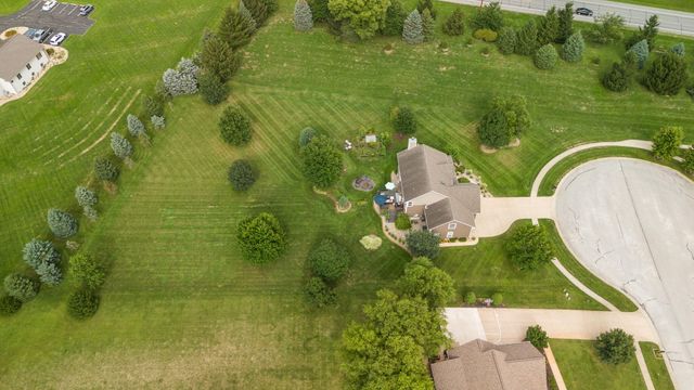 197 E Appaloosa Lane, Valparaiso, IN 46383