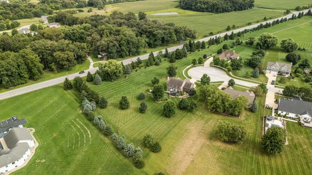 197 E Appaloosa Lane, Valparaiso, IN 46383