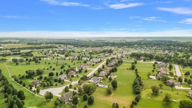 197 E Appaloosa Lane, Valparaiso, IN 46383