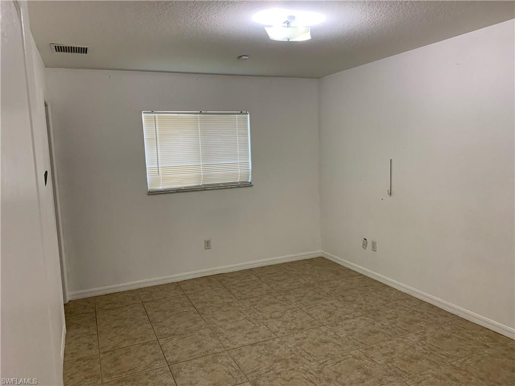 Image 21 of property listing at 1242 SE 24th AVE, Cape Coral, FL 33990
