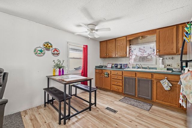 365 Main St 3, Sturbridge, MA 01566