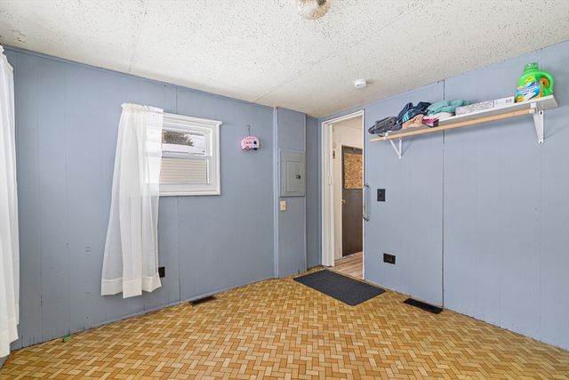 365 Main St 3, Sturbridge, MA 01566