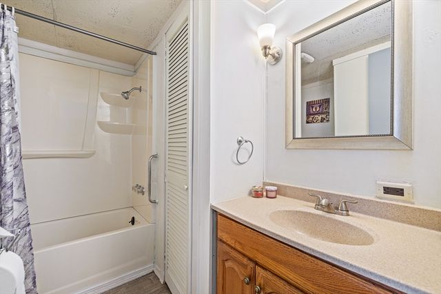 365 Main St 3, Sturbridge, MA 01566