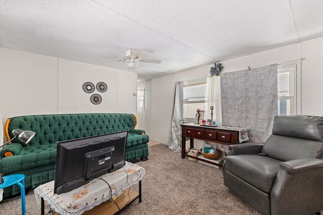 365 Main St 3, Sturbridge, MA 01566