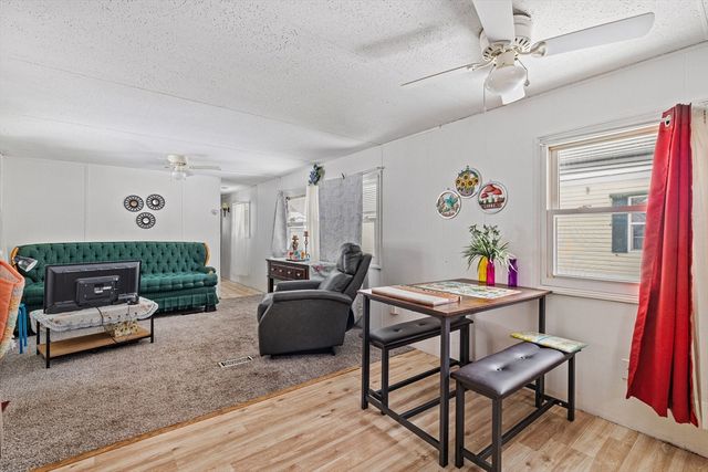 365 Main St 3, Sturbridge, MA 01566